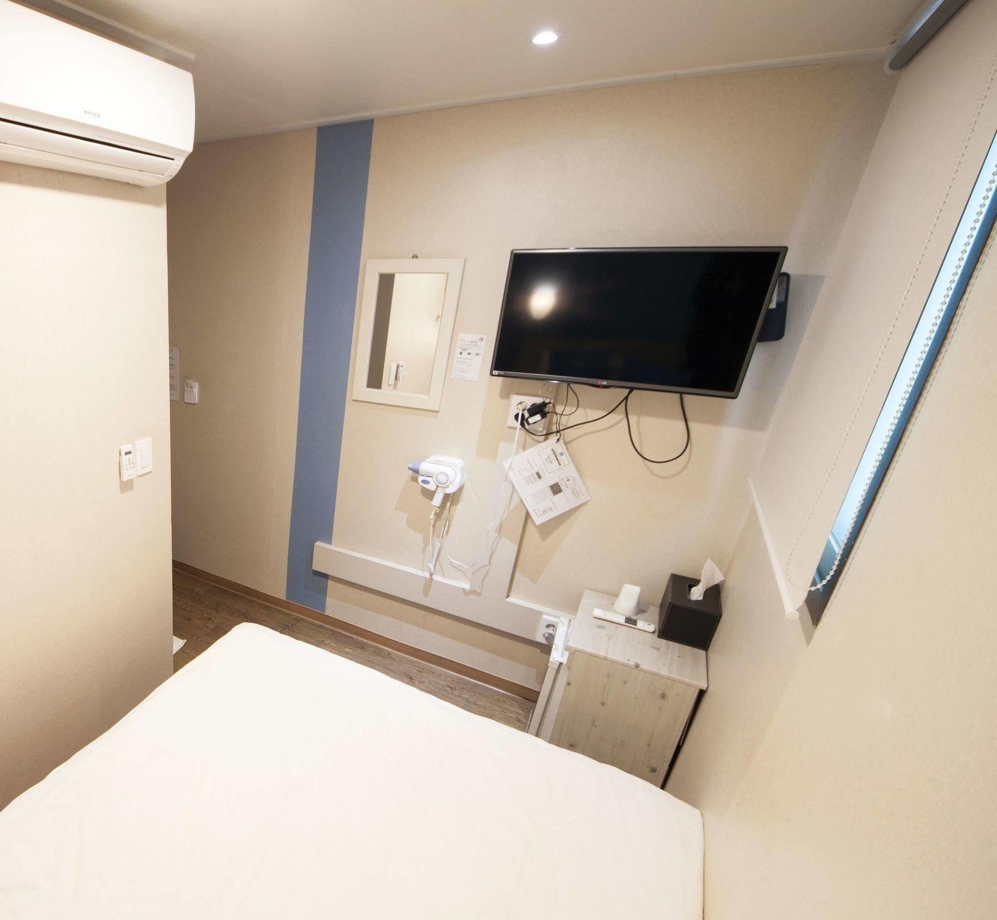 K-guesthouse Sinchon 2 2*