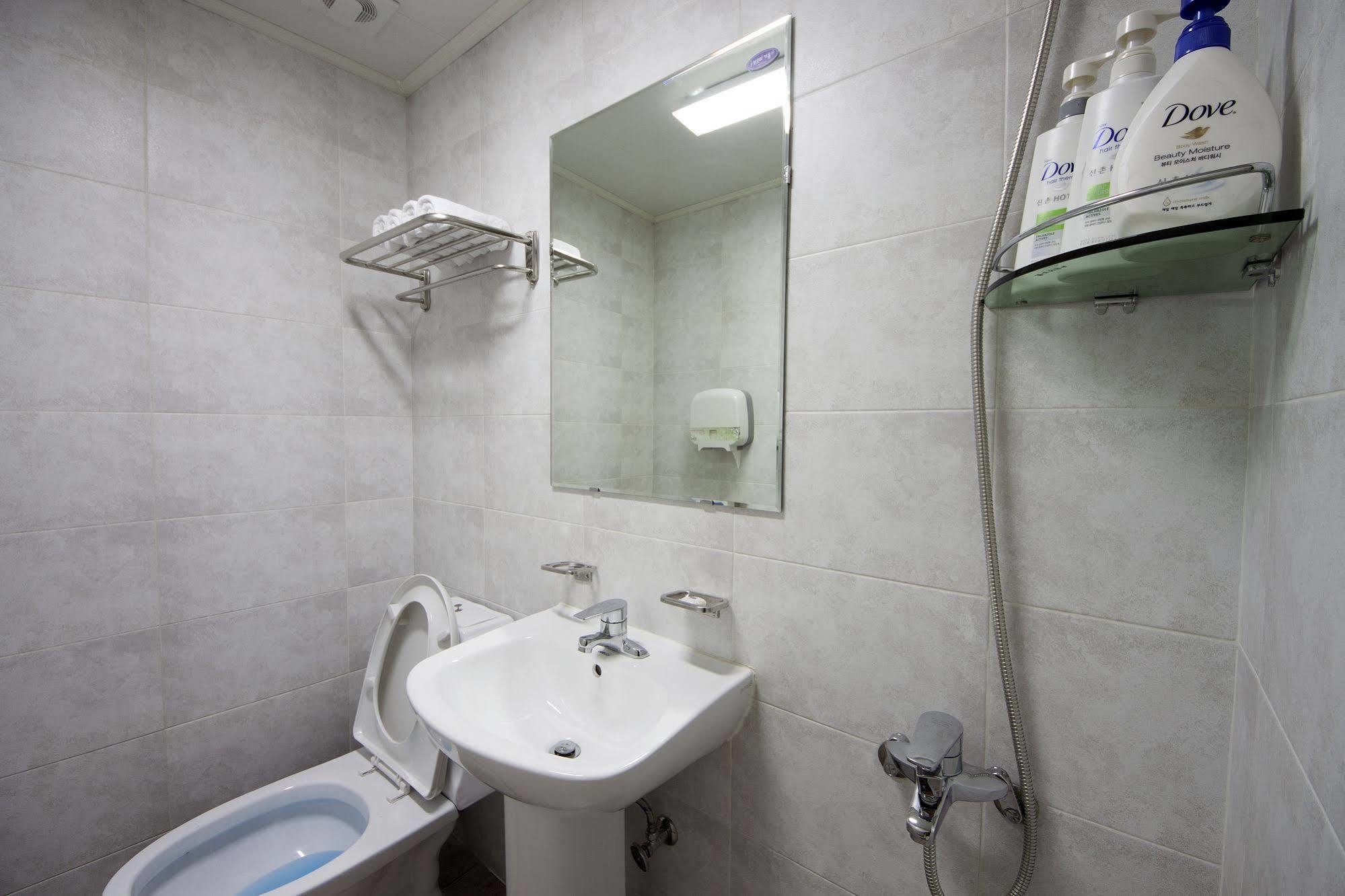 K-guesthouse Sinchon 2 Guest house